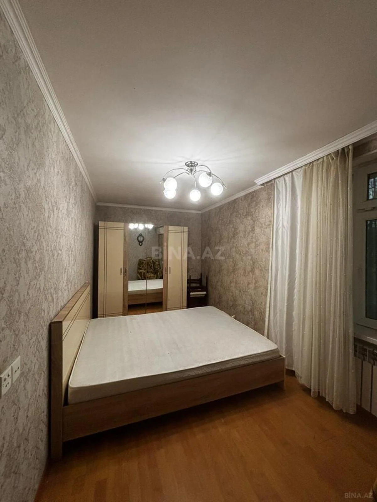 Satılır 2 otaqlı mənzil 105 m²