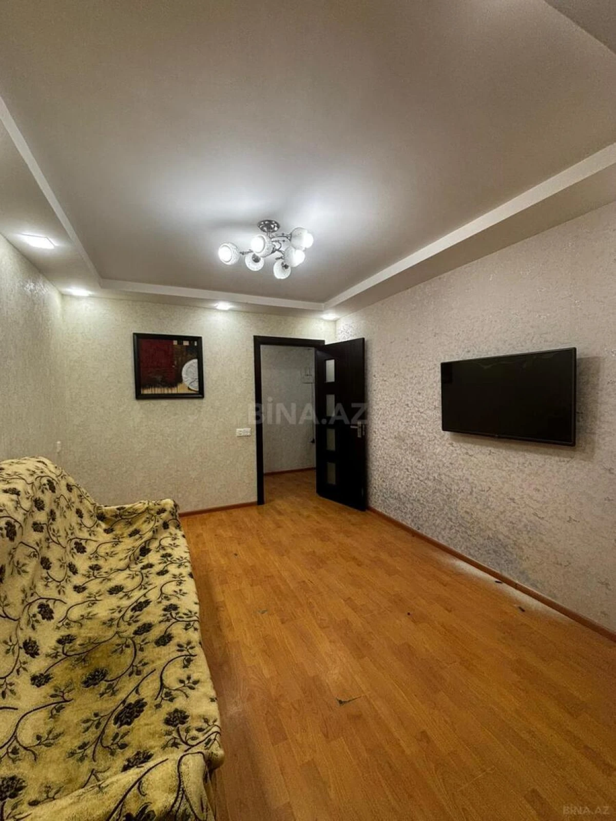 Satılır 2 otaqlı mənzil 105 m²