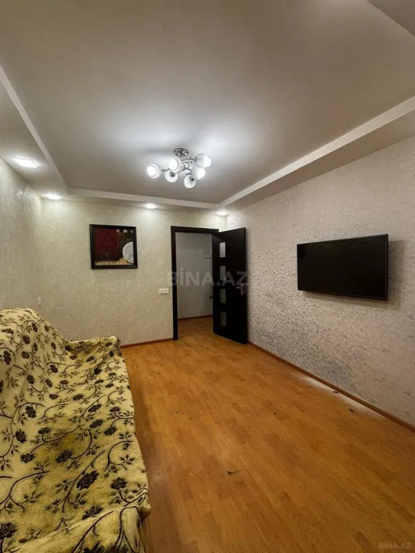 Satılır 2 otaqlı mənzil 105 m²