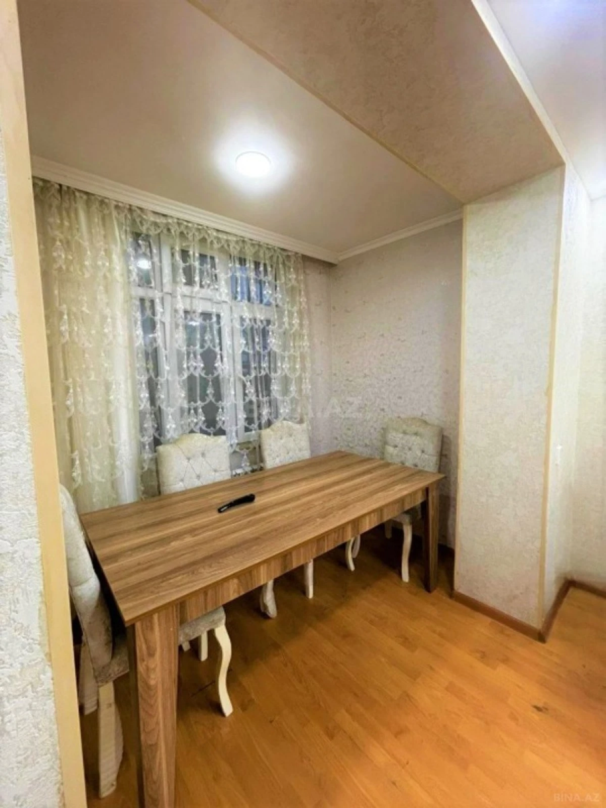 Satılır 2 otaqlı mənzil 105 m²