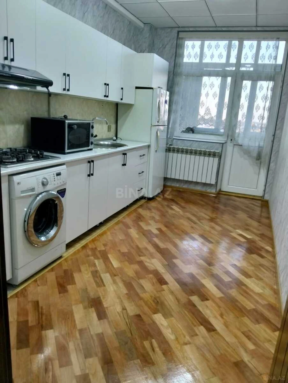 Kirayə verilir 2 otaqlı mənzil 70 m²