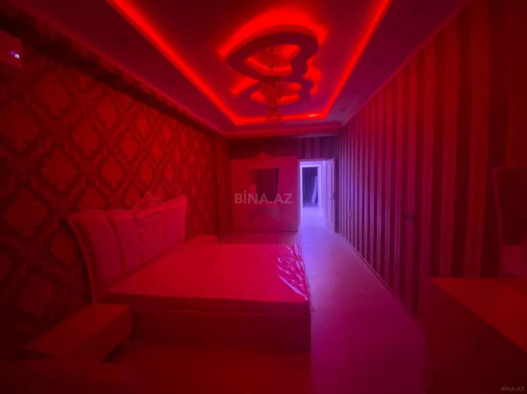 Satılır 3 otaqlı mənzil 141 m²