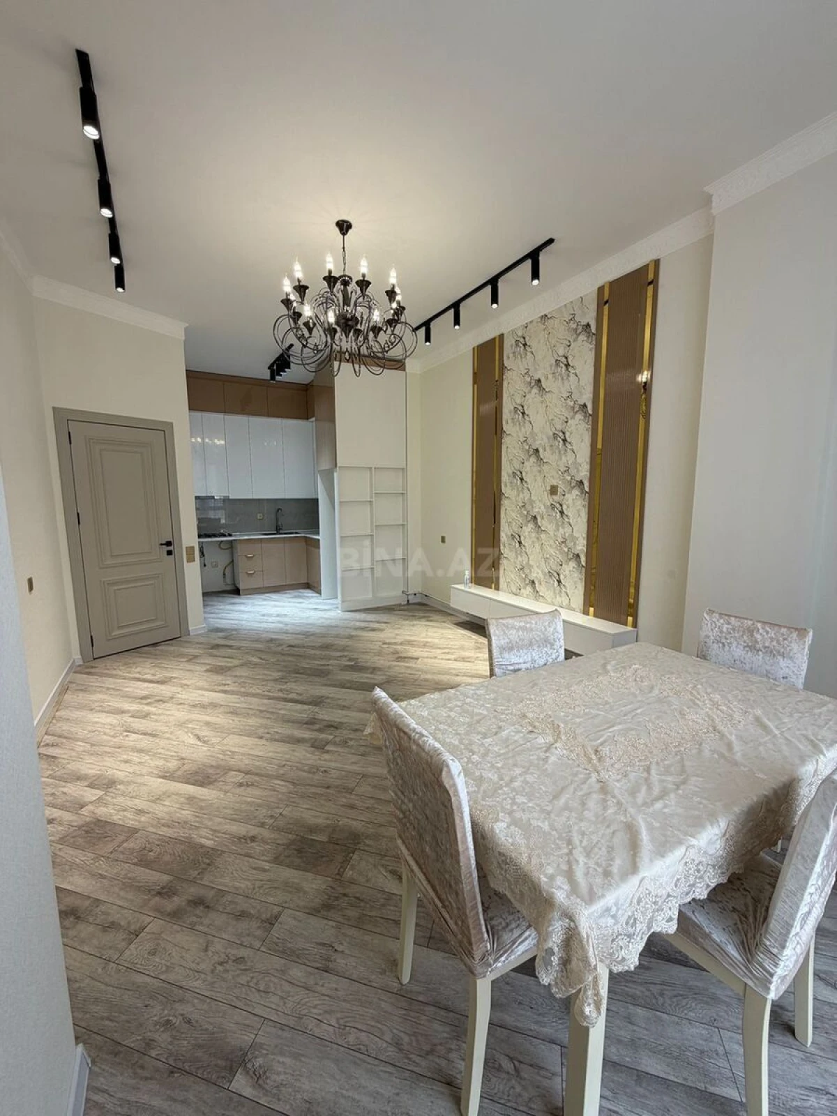 Kirayə verilir 2 otaqlı mənzil 60 m²