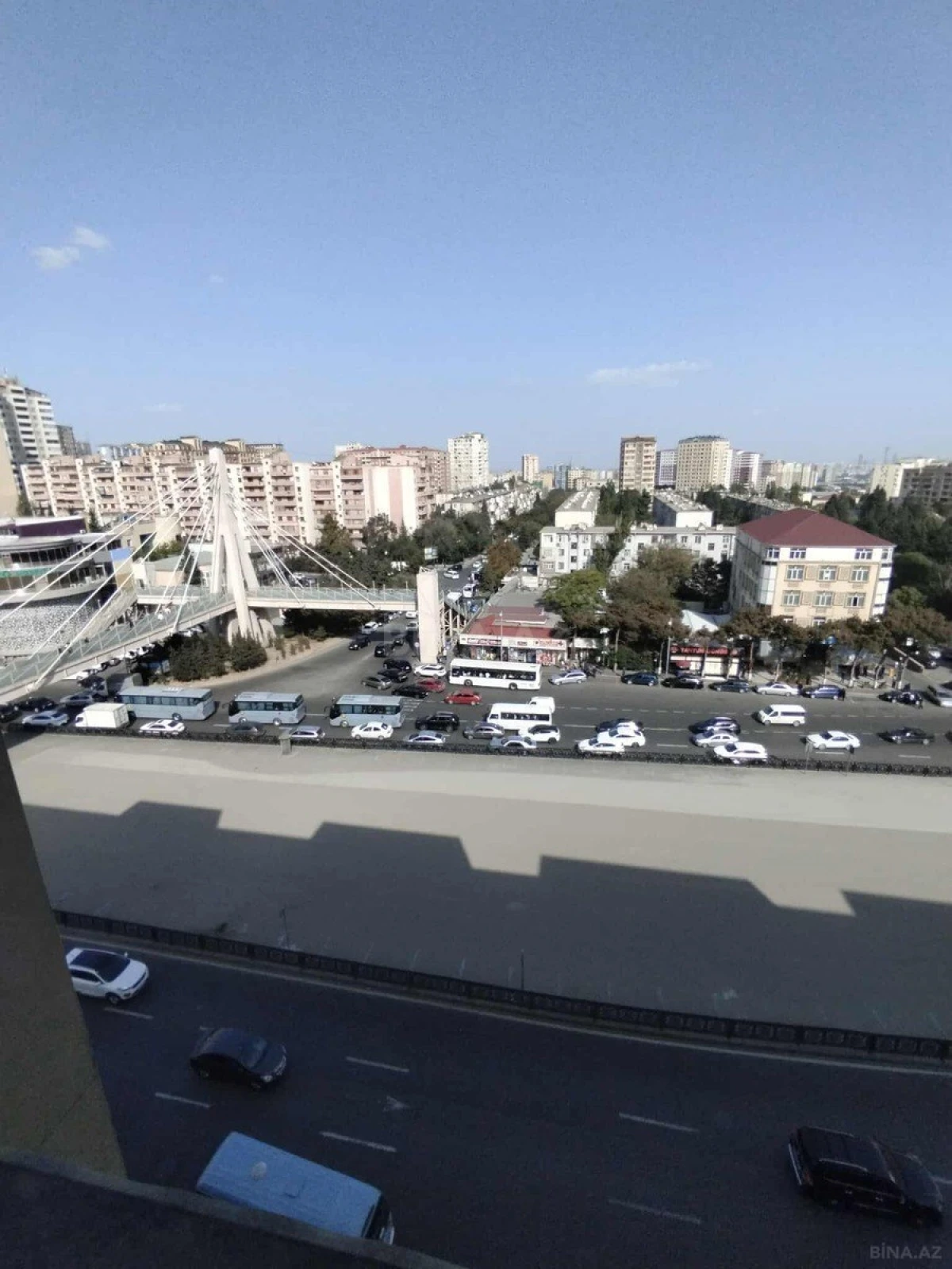 Satılır 4 otaqlı mənzil 135 m²