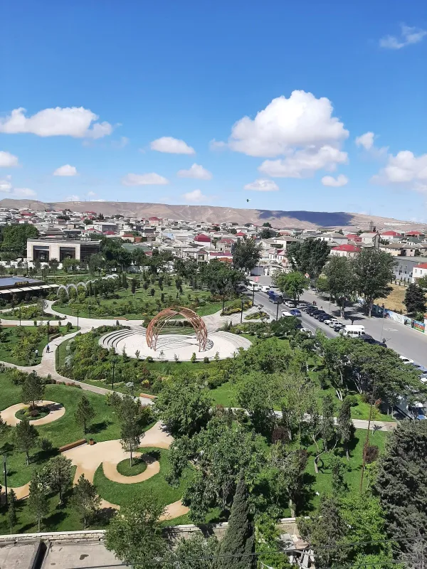 Satılır 4 otaqlı mənzil 135 m²