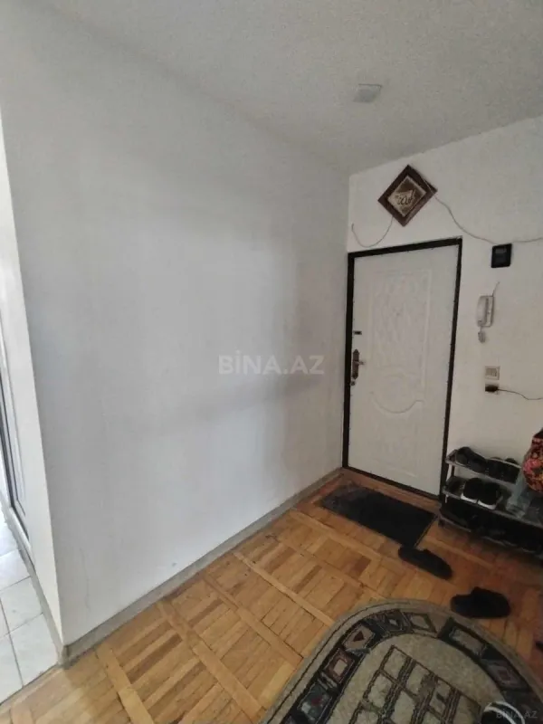 Satılır 4 otaqlı mənzil 135 m²