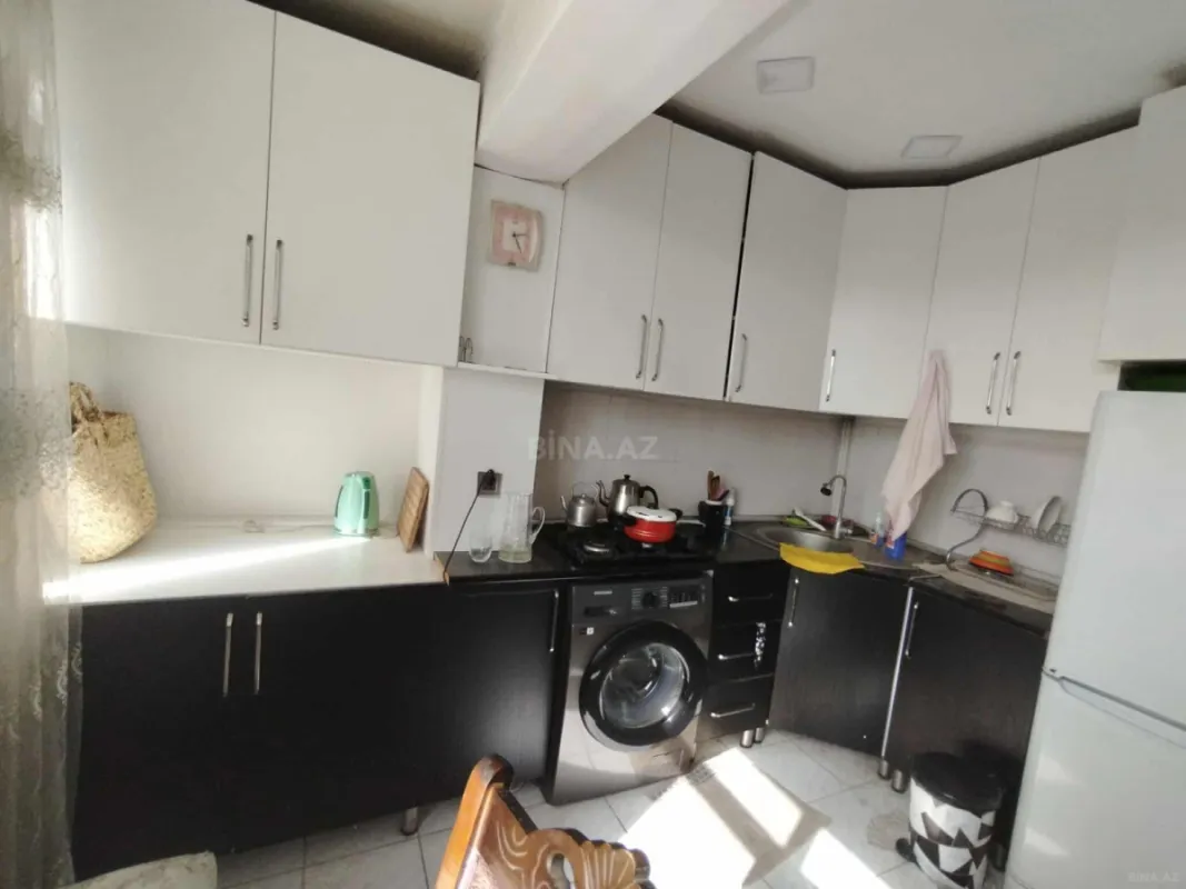 Satılır 4 otaqlı mənzil 135 m²