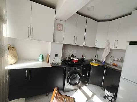 Satılır 4 otaqlı mənzil 135 m²