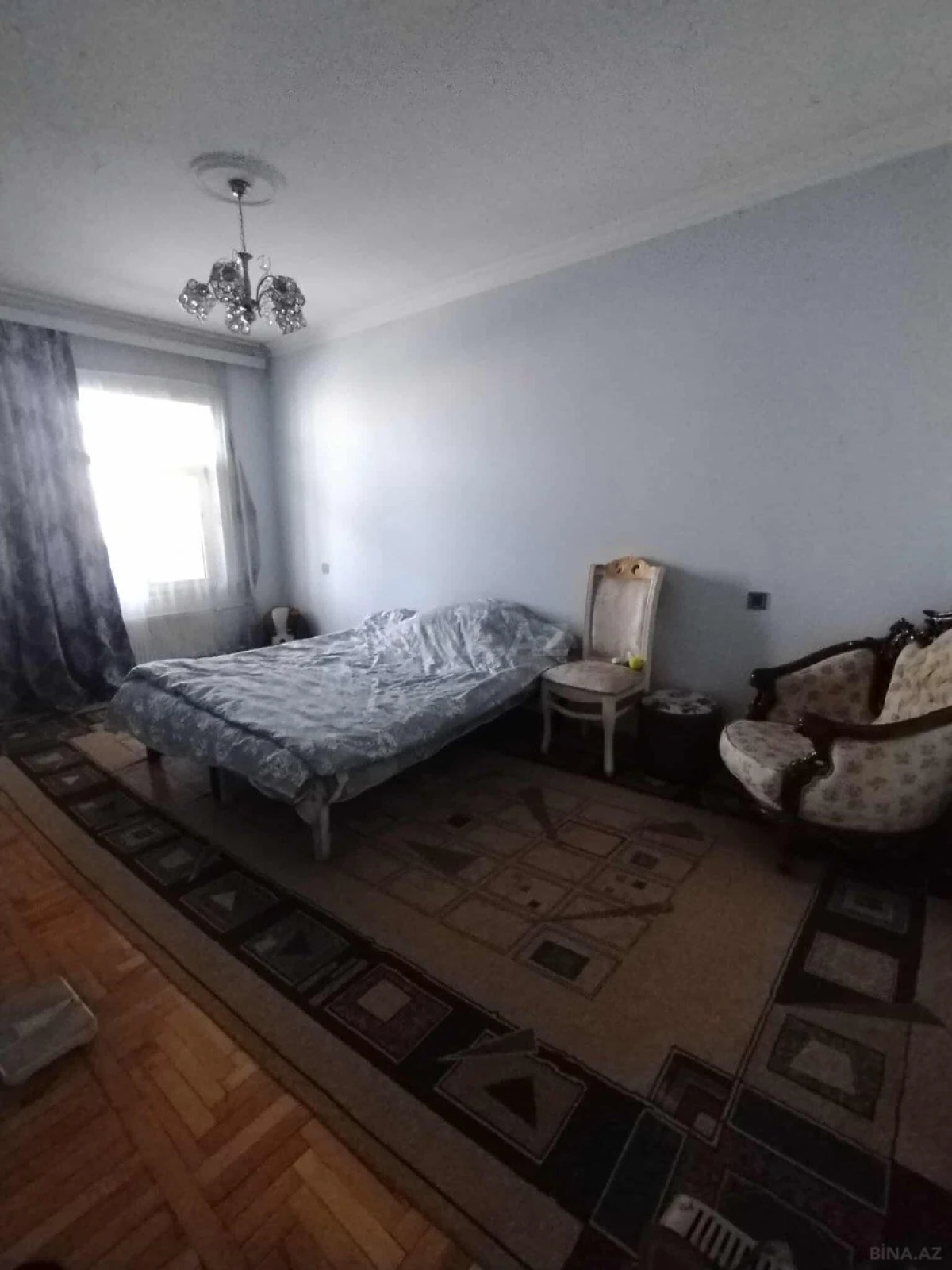 Satılır 4 otaqlı mənzil 135 m²
