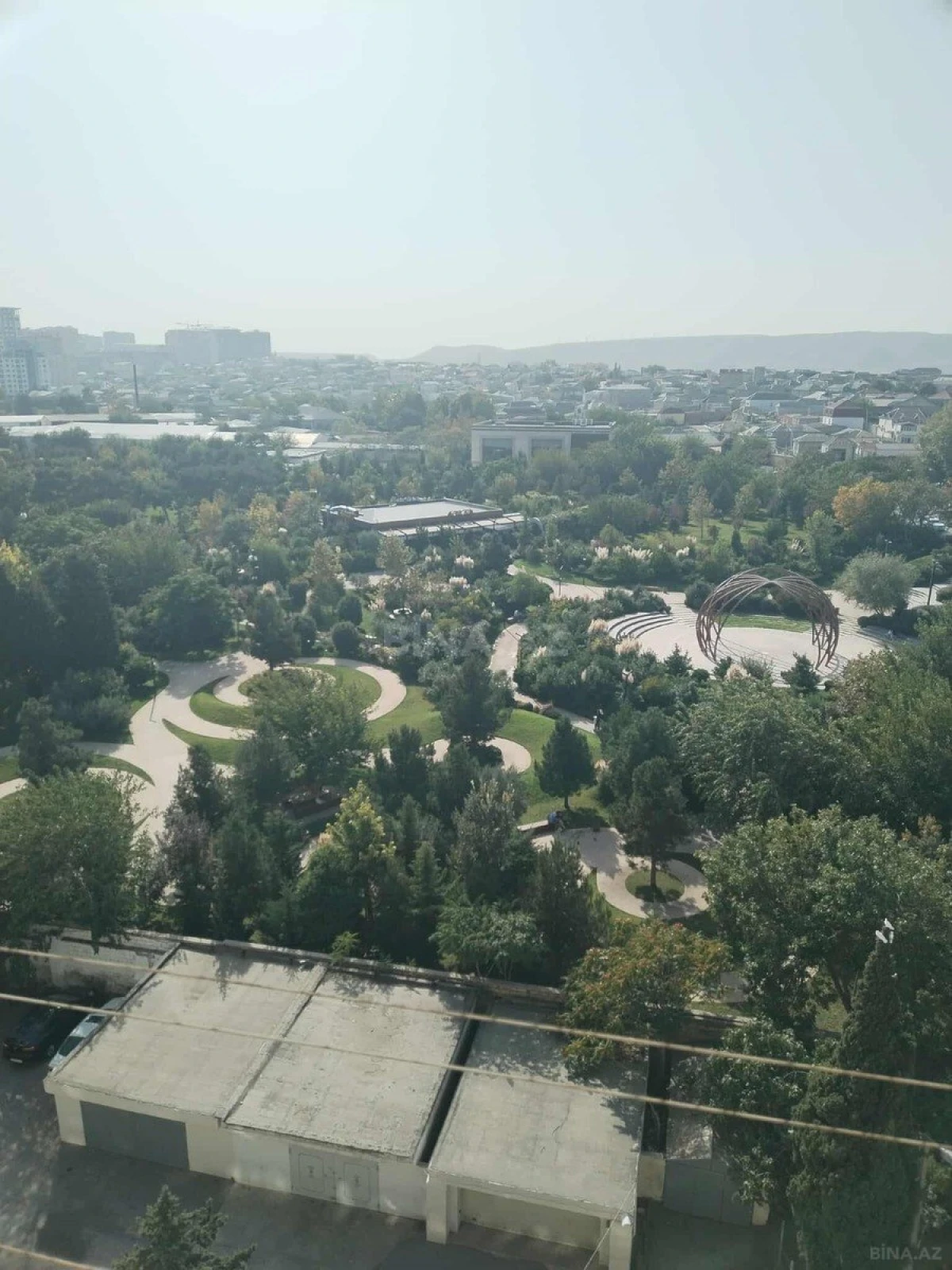 Satılır 4 otaqlı mənzil 135 m²