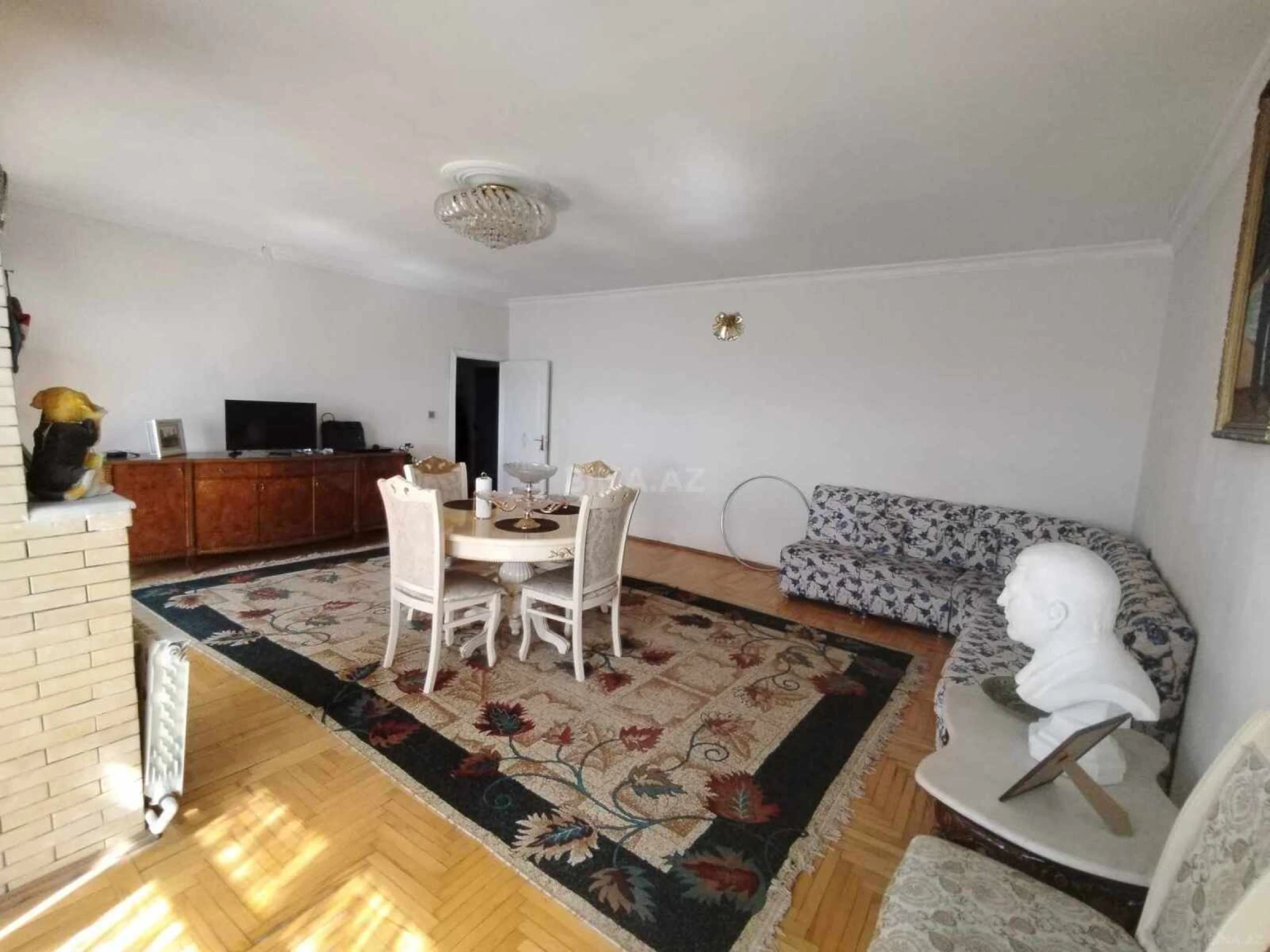 Satılır 4 otaqlı mənzil 135 m²