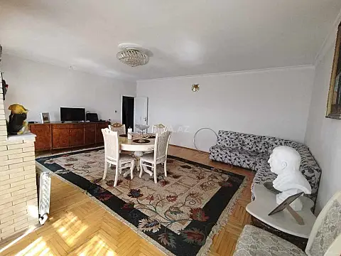 Satılır 4 otaqlı mənzil 135 m² — Bakı, 8-ci kilometr 4 otaq 135.00 m²