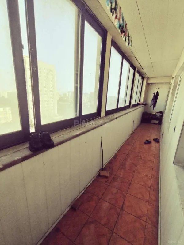 Satılır 4 otaqlı mənzil 135 m²