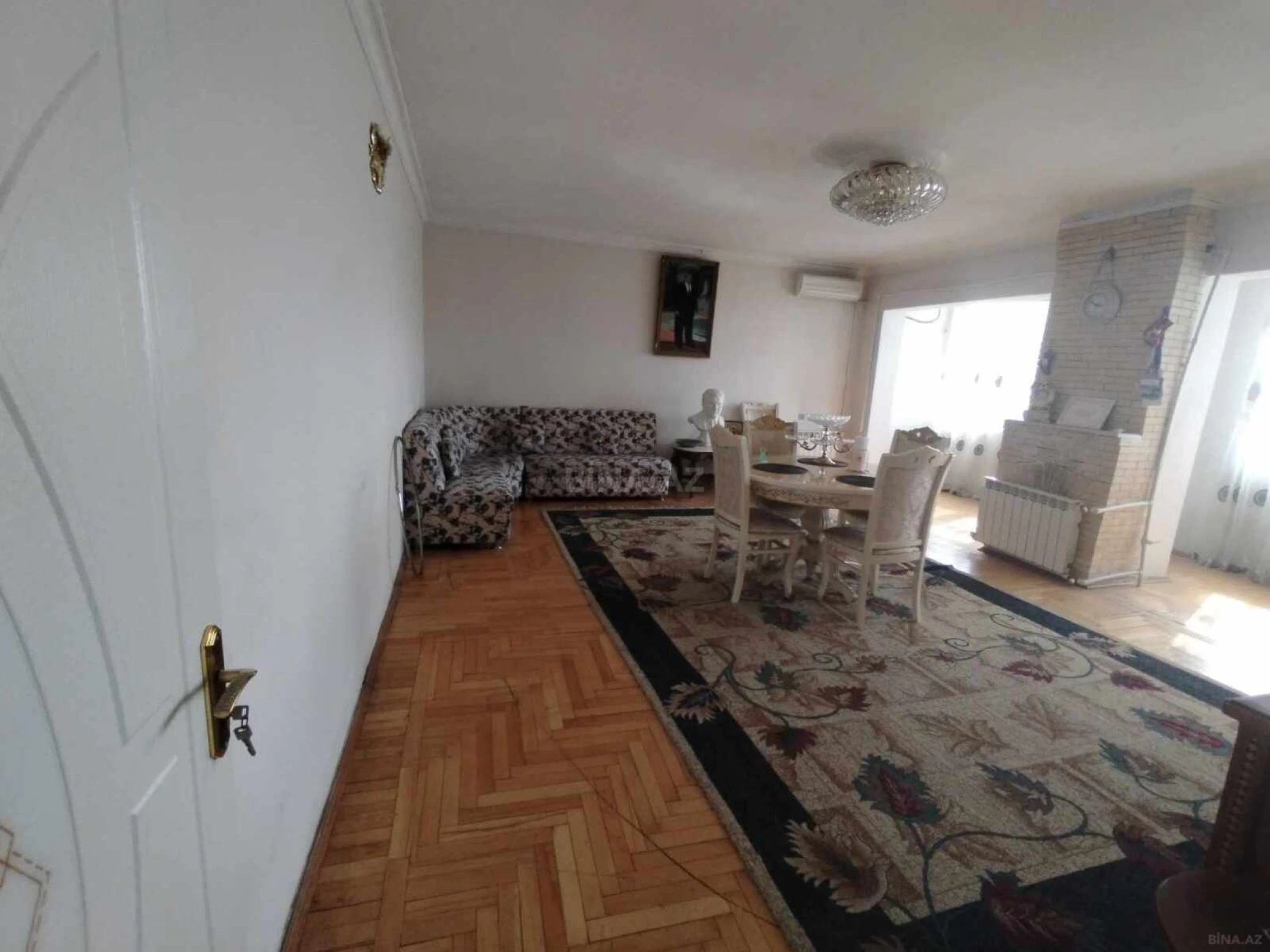 Satılır 4 otaqlı mənzil 135 m²