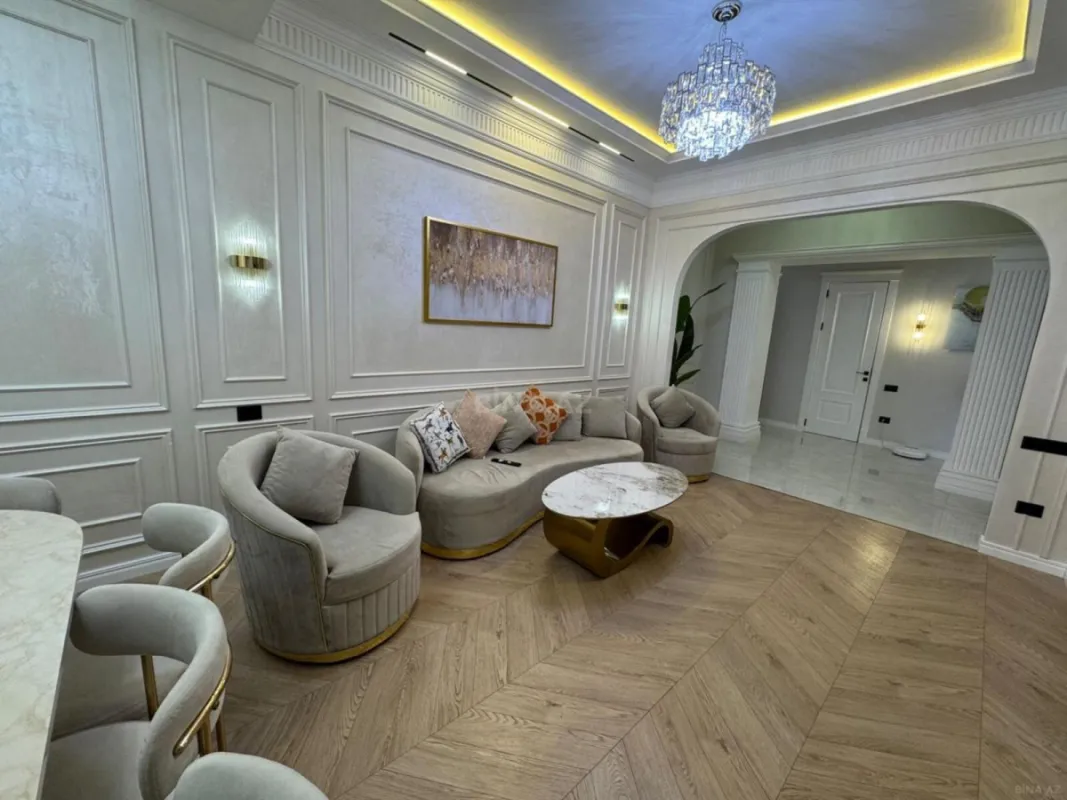 Satılır 4 otaqlı mənzil 125 m²