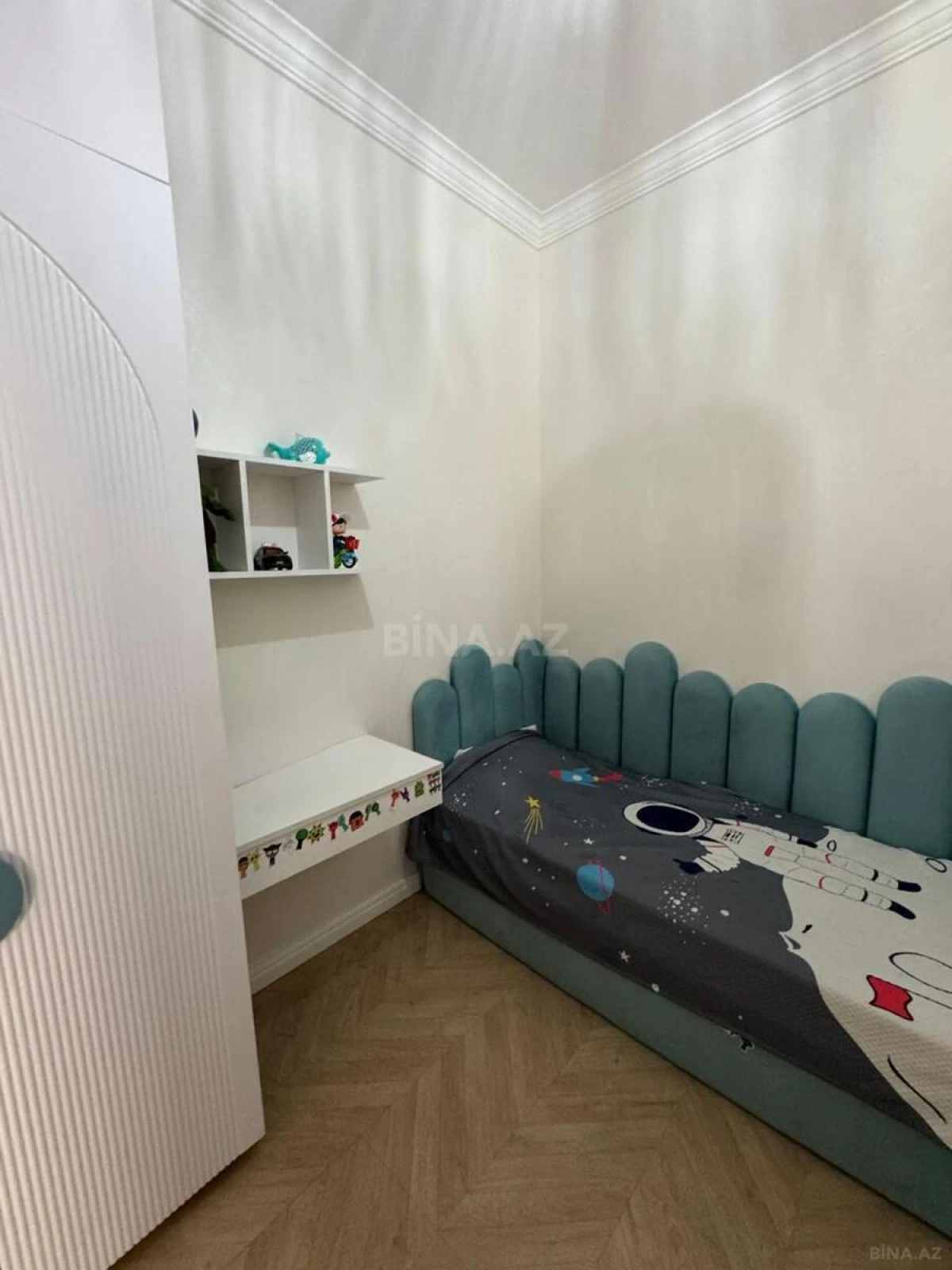 Satılır 4 otaqlı mənzil 125 m²