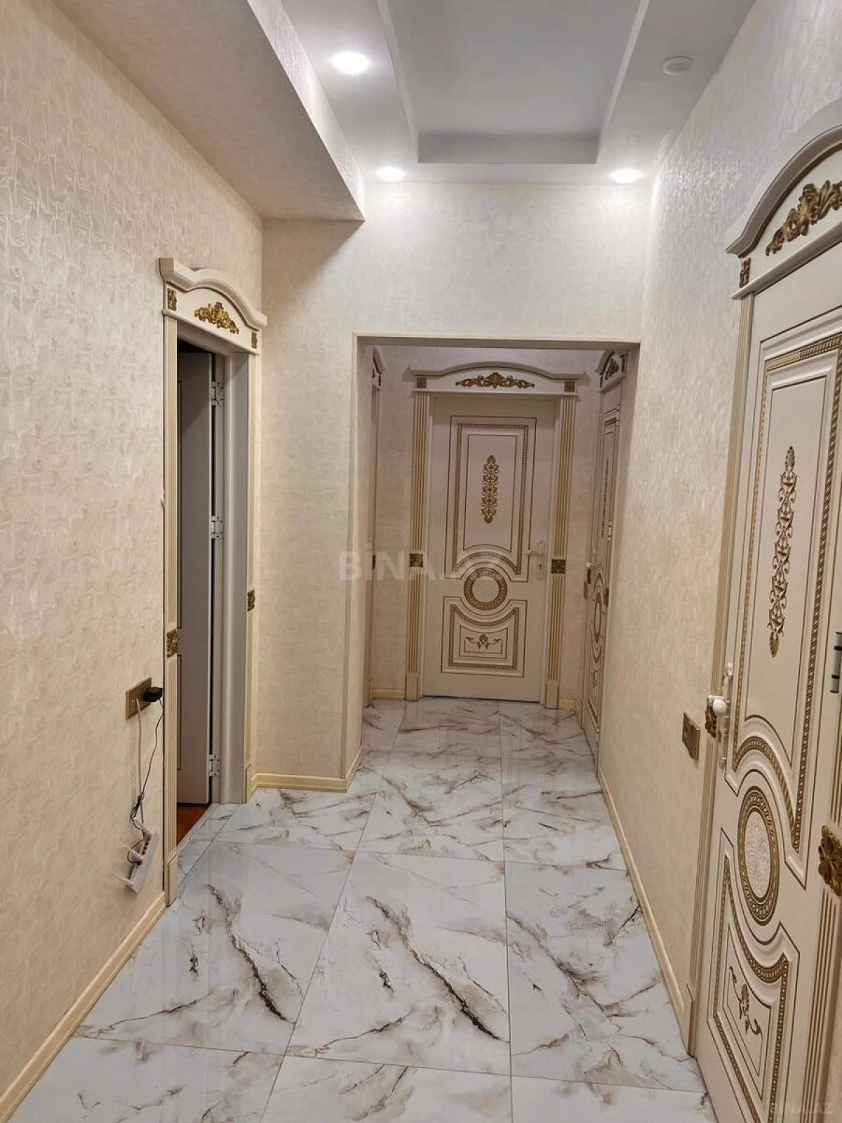 Satılır 3 otaqlı mənzil 111 m²