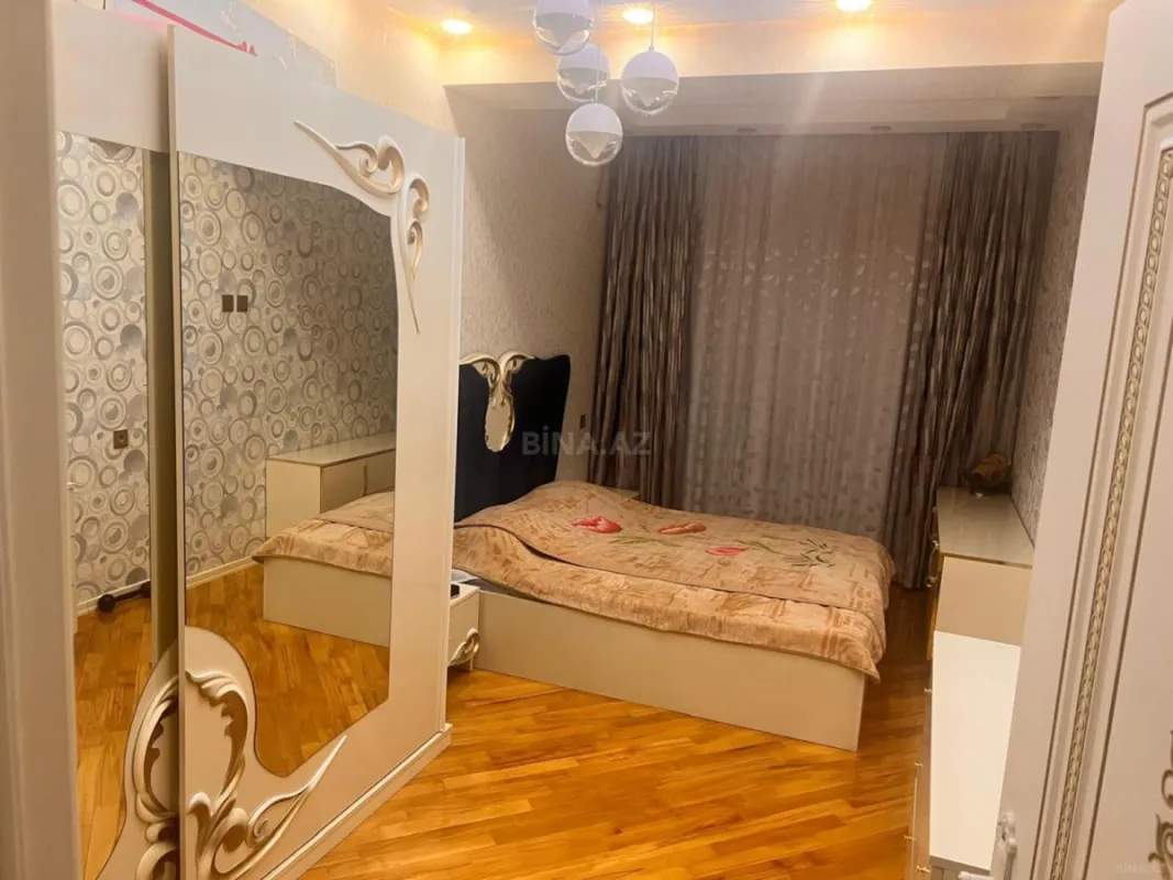 Satılır 3 otaqlı mənzil 111 m²