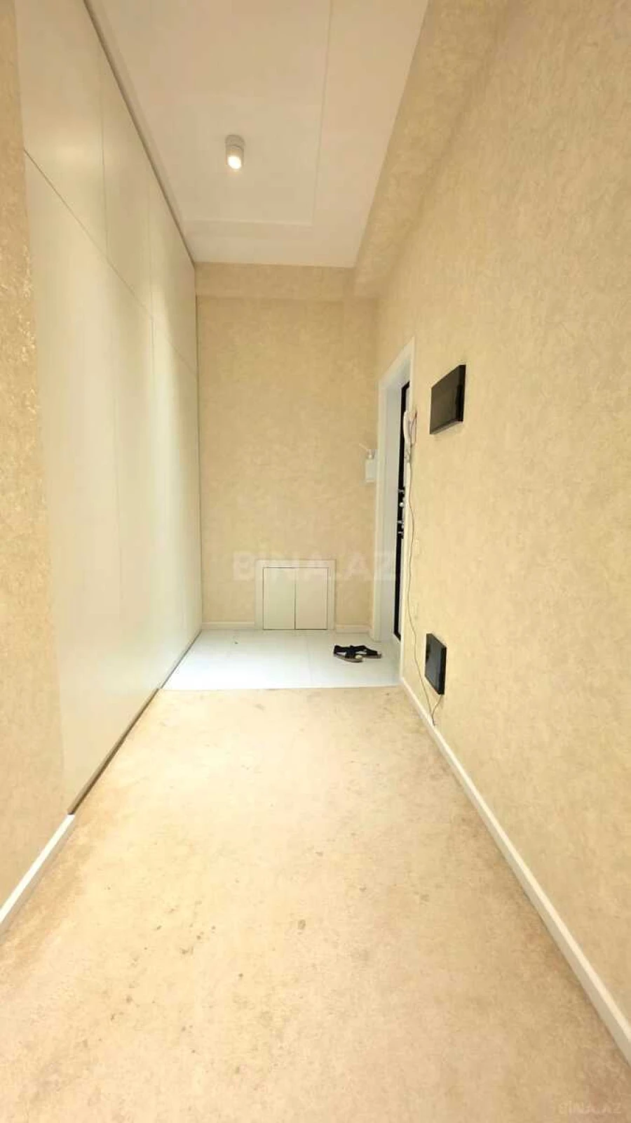 Satılır 3 otaqlı mənzil 122 m²