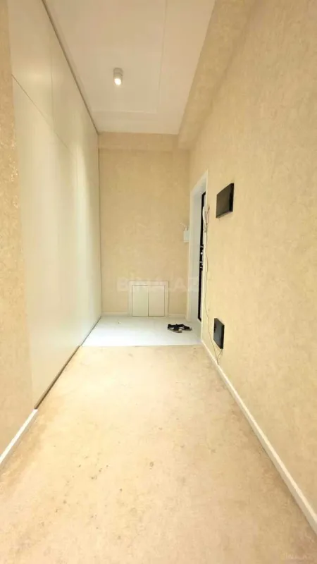 Satılır 3 otaqlı mənzil 122 m²