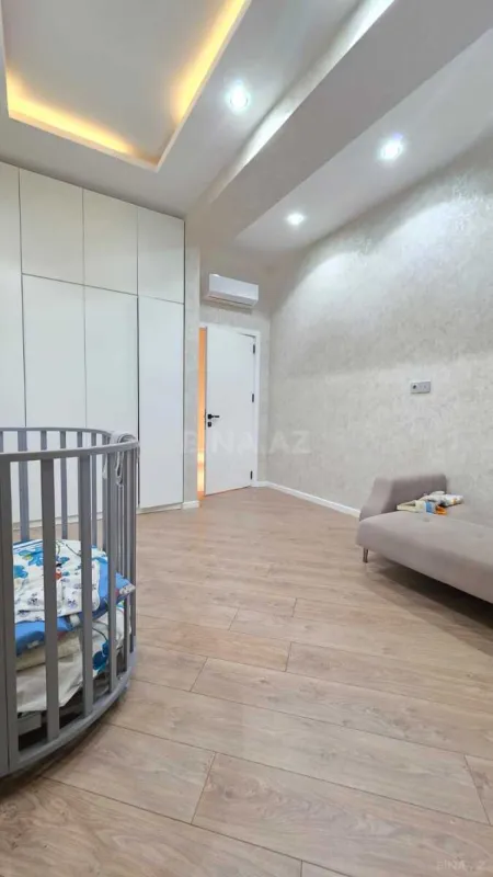 Satılır 3 otaqlı mənzil 122 m²