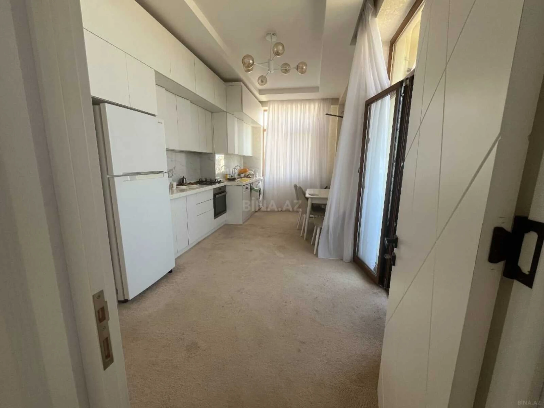 Satılır 3 otaqlı mənzil 122 m²