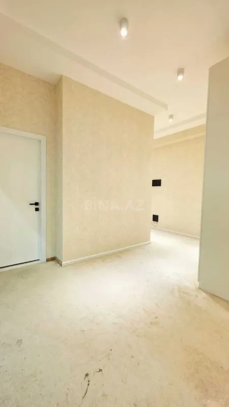 Satılır 3 otaqlı mənzil 122 m²