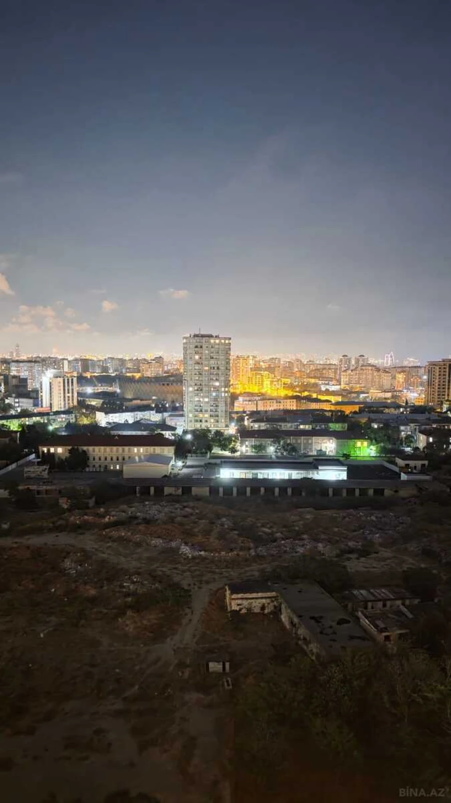 Satılır 3 otaqlı mənzil 122 m²