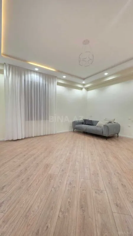 Satılır 3 otaqlı mənzil 122 m²