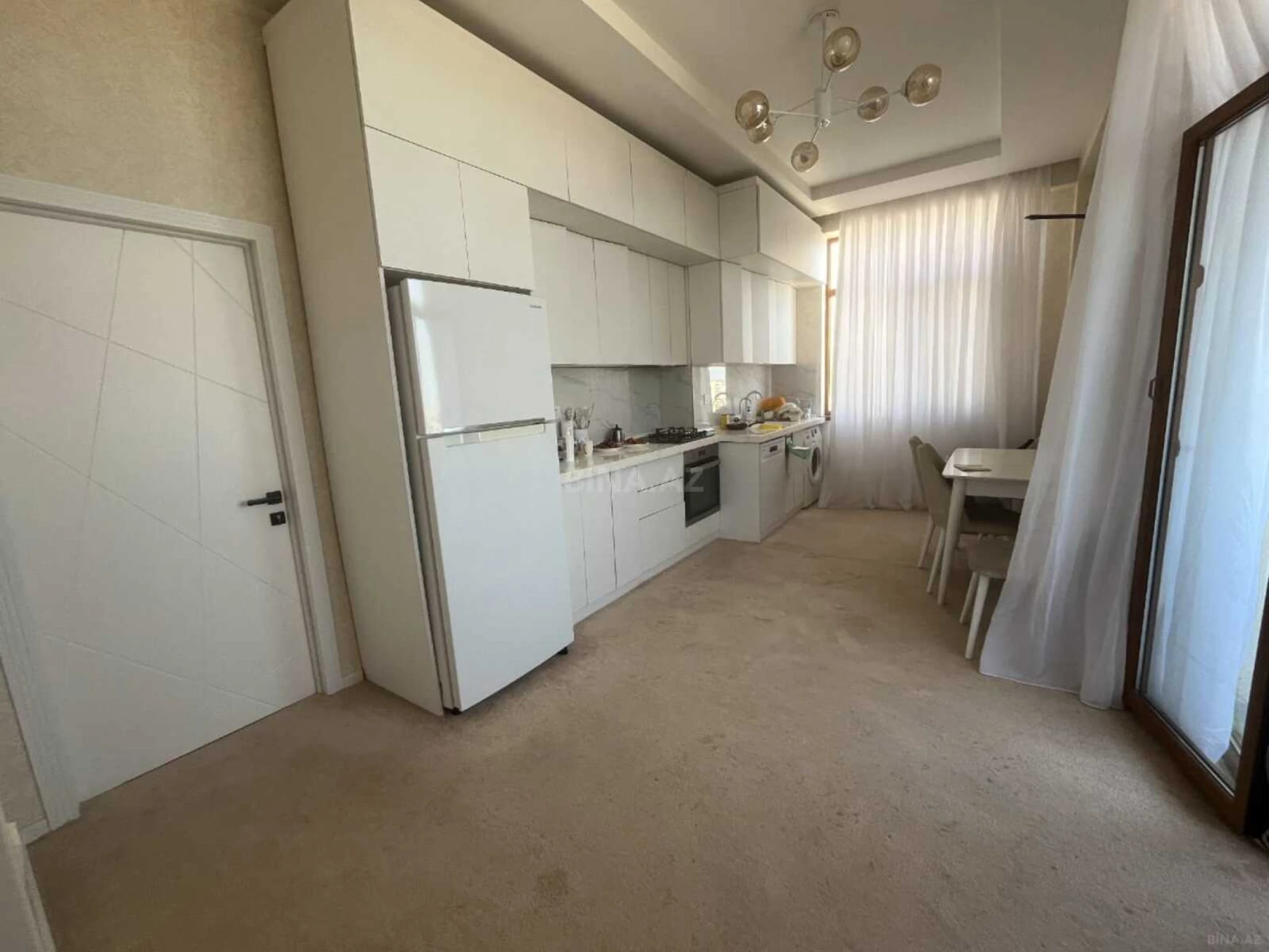 Satılır 3 otaqlı mənzil 122 m²