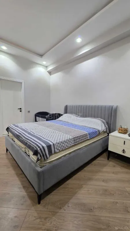 Satılır 3 otaqlı mənzil 122 m²