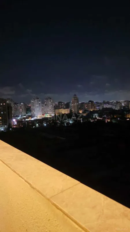 Satılır 3 otaqlı mənzil 122 m²