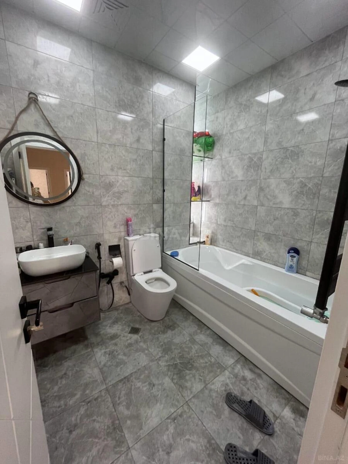 Satılır 3 otaqlı mənzil 122 m²