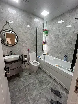 Satılır 3 otaqlı mənzil 122 m²