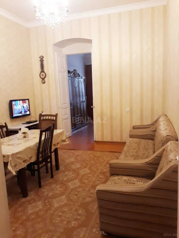 Kirayə verilir 2 otaqlı mənzil 60 m²