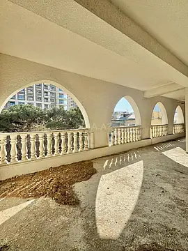 Satılır 5 otaqlı mənzil 295 m²