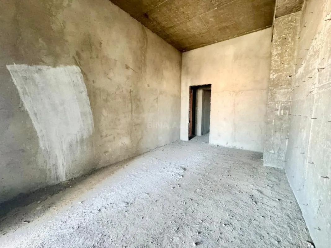 Satılır 5 otaqlı mənzil 295 m²