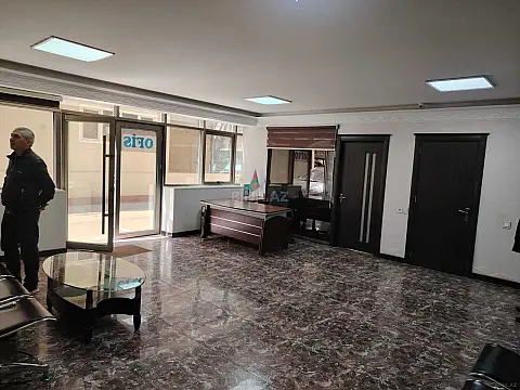 Kirayə verilir 7 otaqlı ofis 200 m² — Bakı, Nəsimi 7 otaq 200.00 m²