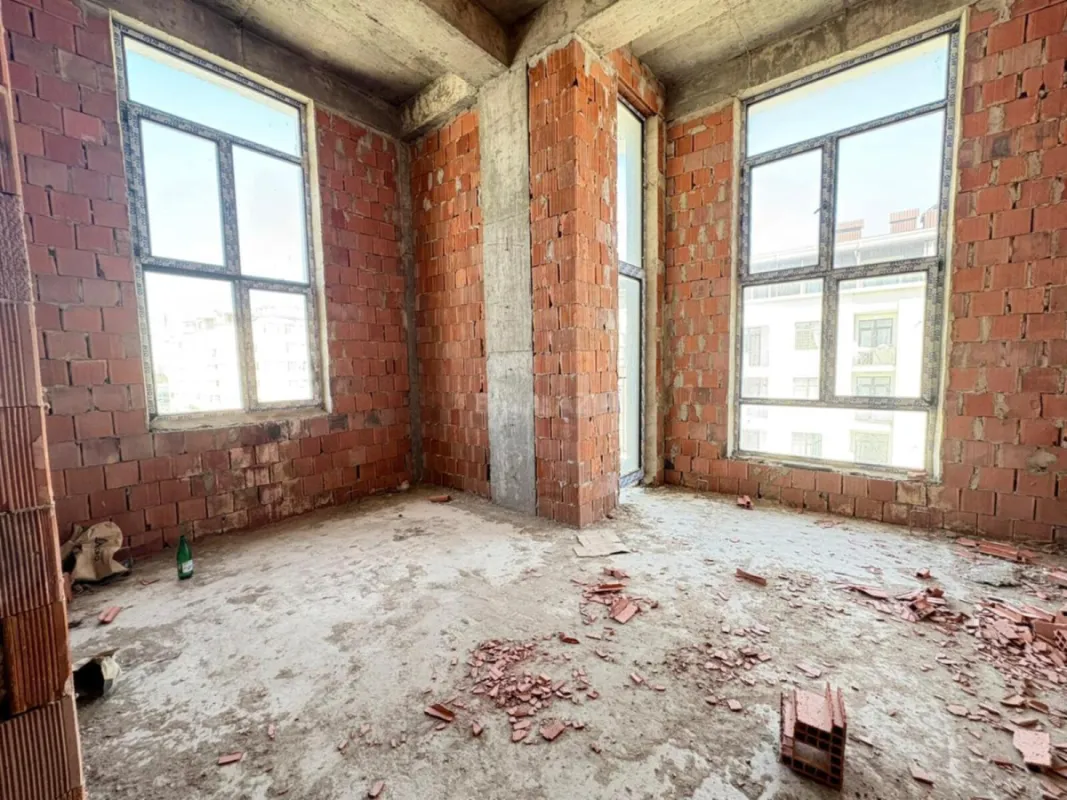 Satılır 2 otaqlı mənzil 99.6 m²