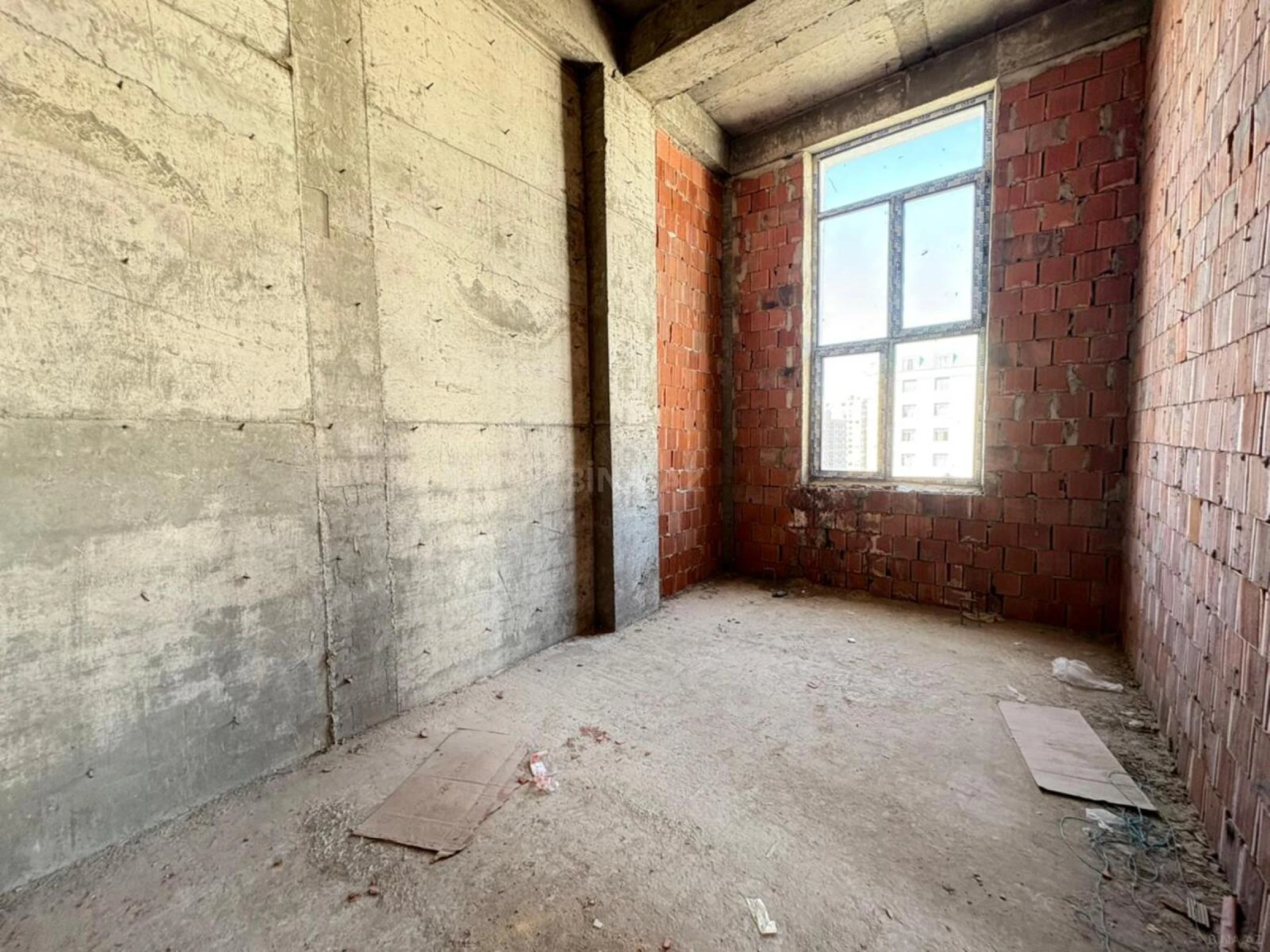 Satılır 2 otaqlı mənzil 99.6 m²