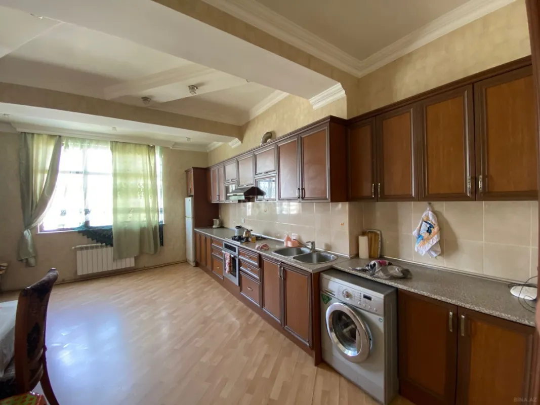 Kirayə verilir 3 otaqlı mənzil 160 m²