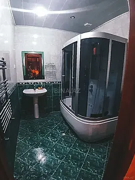 Kirayə verilir 3 otaqlı mənzil 160 m²