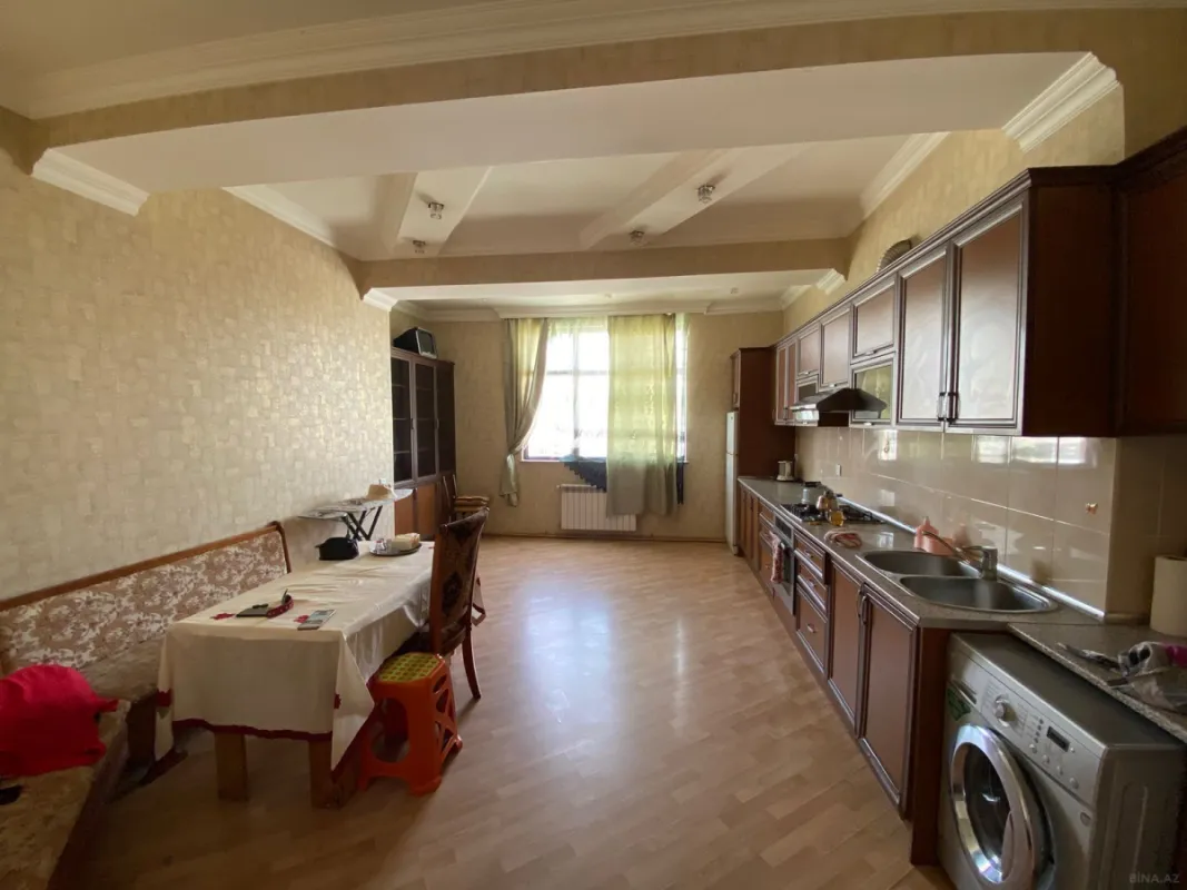 Kirayə verilir 3 otaqlı mənzil 160 m²