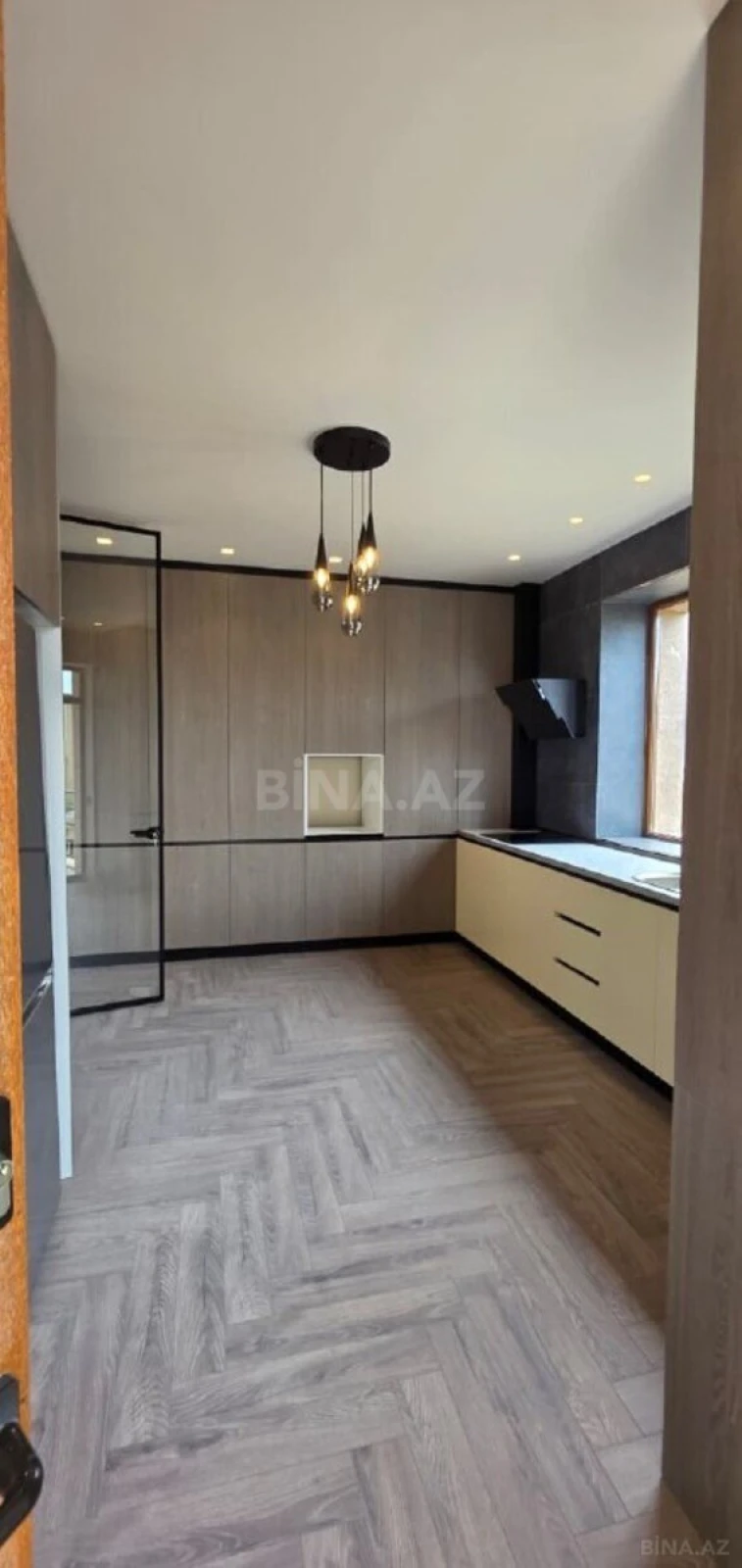 Kirayə verilir 3 otaqlı mənzil 158 m²