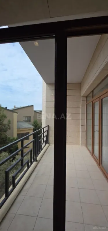 Kirayə verilir 3 otaqlı mənzil 158 m²
