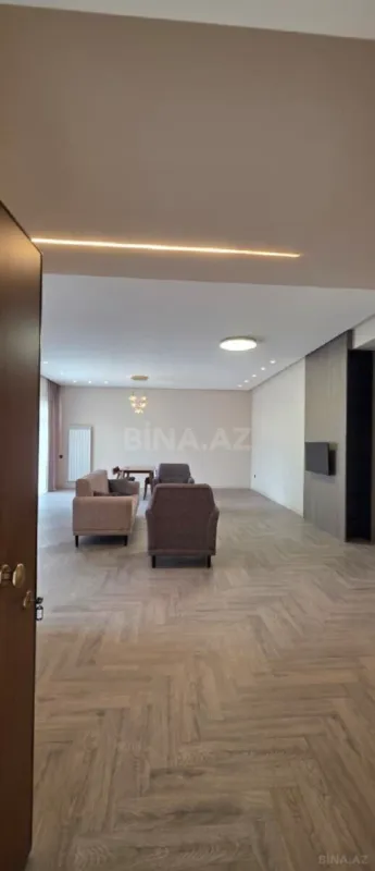 Kirayə verilir 3 otaqlı mənzil 158 m²