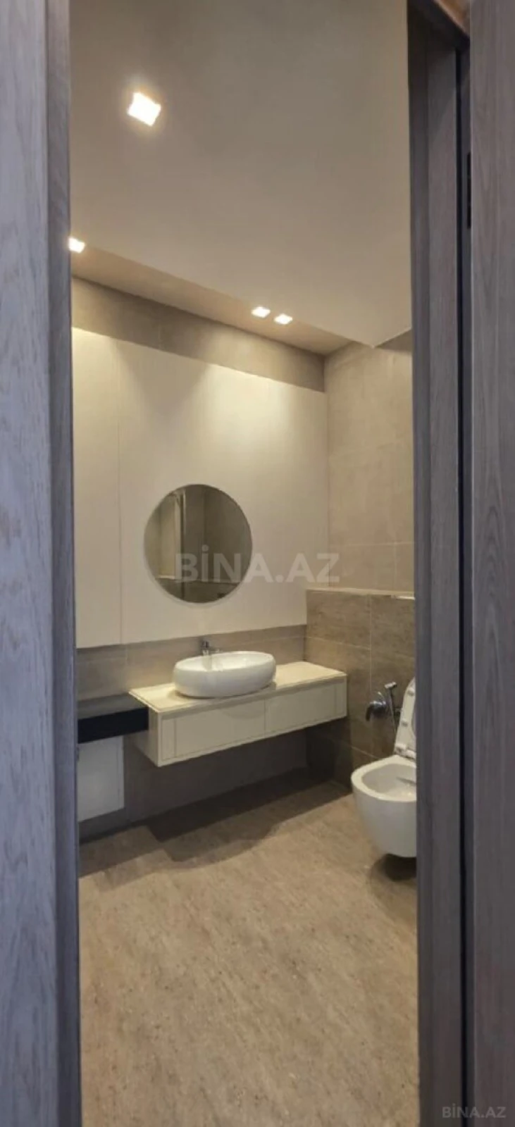 Kirayə verilir 3 otaqlı mənzil 158 m²