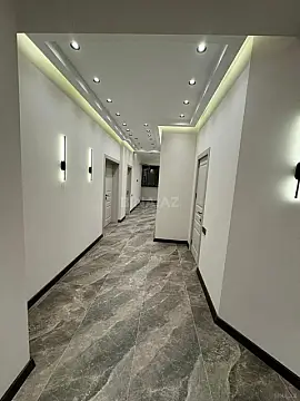 Satılır 3 otaqlı mənzil 136 m²