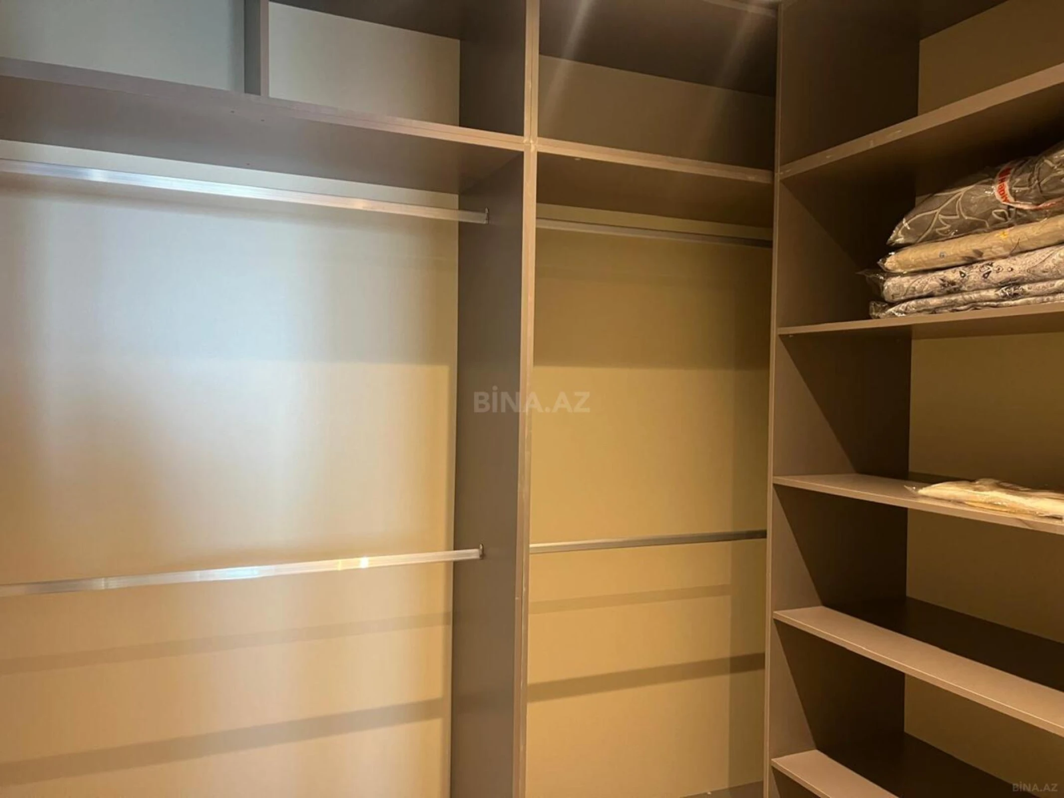 Kirayə verilir 2 otaqlı mənzil 92 m²