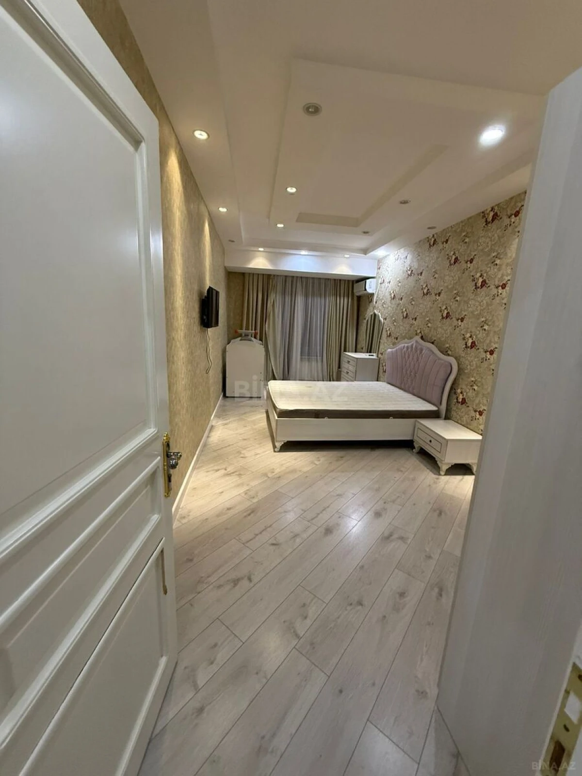 Kirayə verilir 2 otaqlı mənzil 70 m²